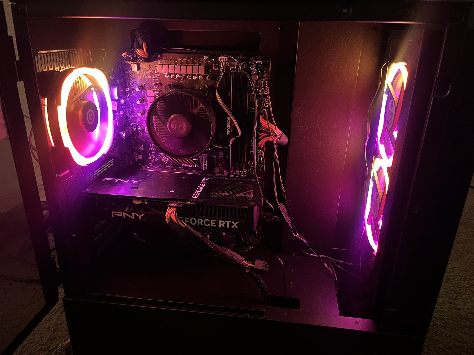 Gaming pc & (Mic, Keyboard, Mouse) Optional