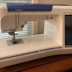Brother (Innovis 6000) NV6000D sewing machine