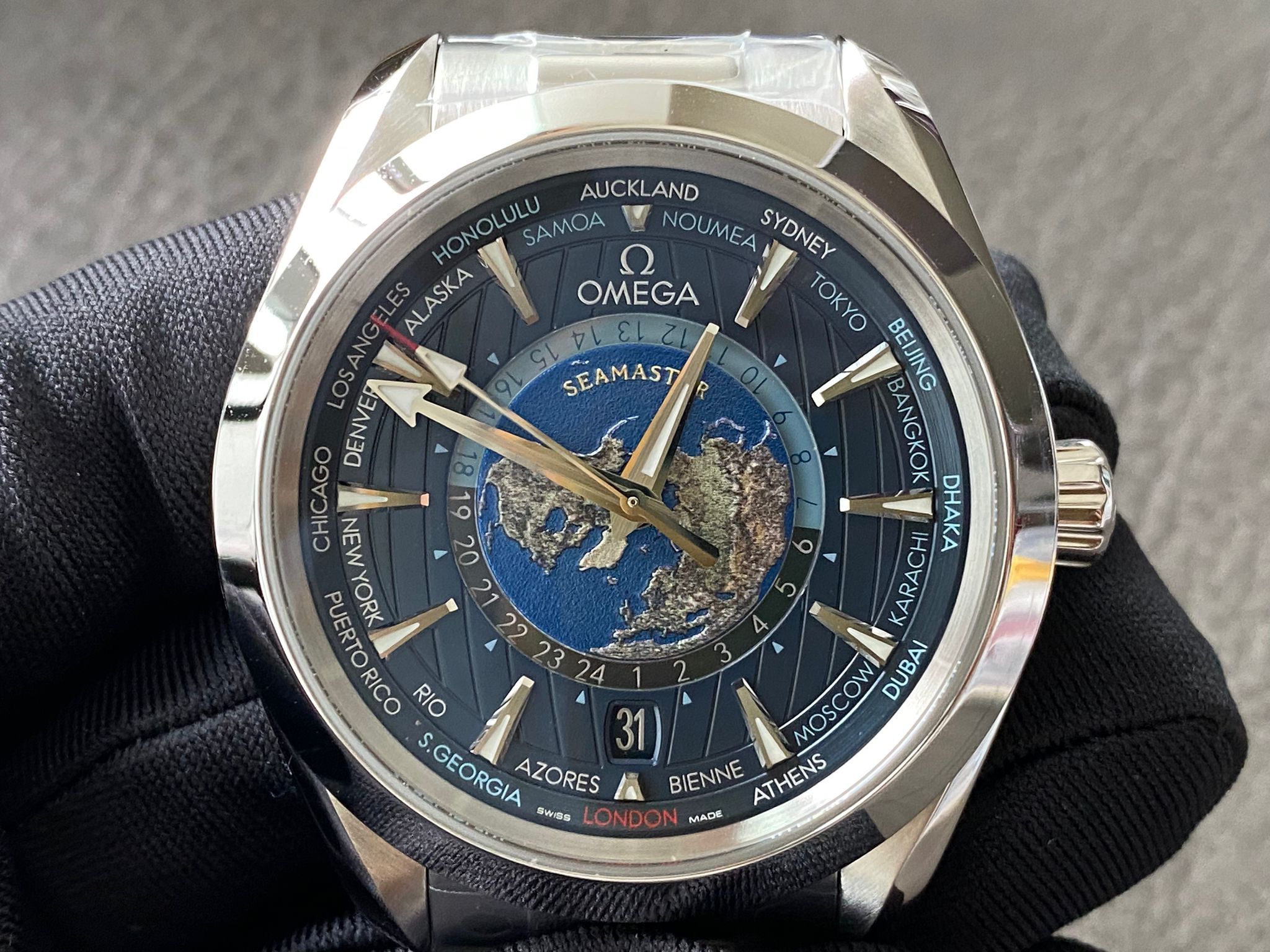 mega Seamaster Aqua Terra GMT Worldtimer 220.10.43.22.03.001 VS Factory Blue Dial