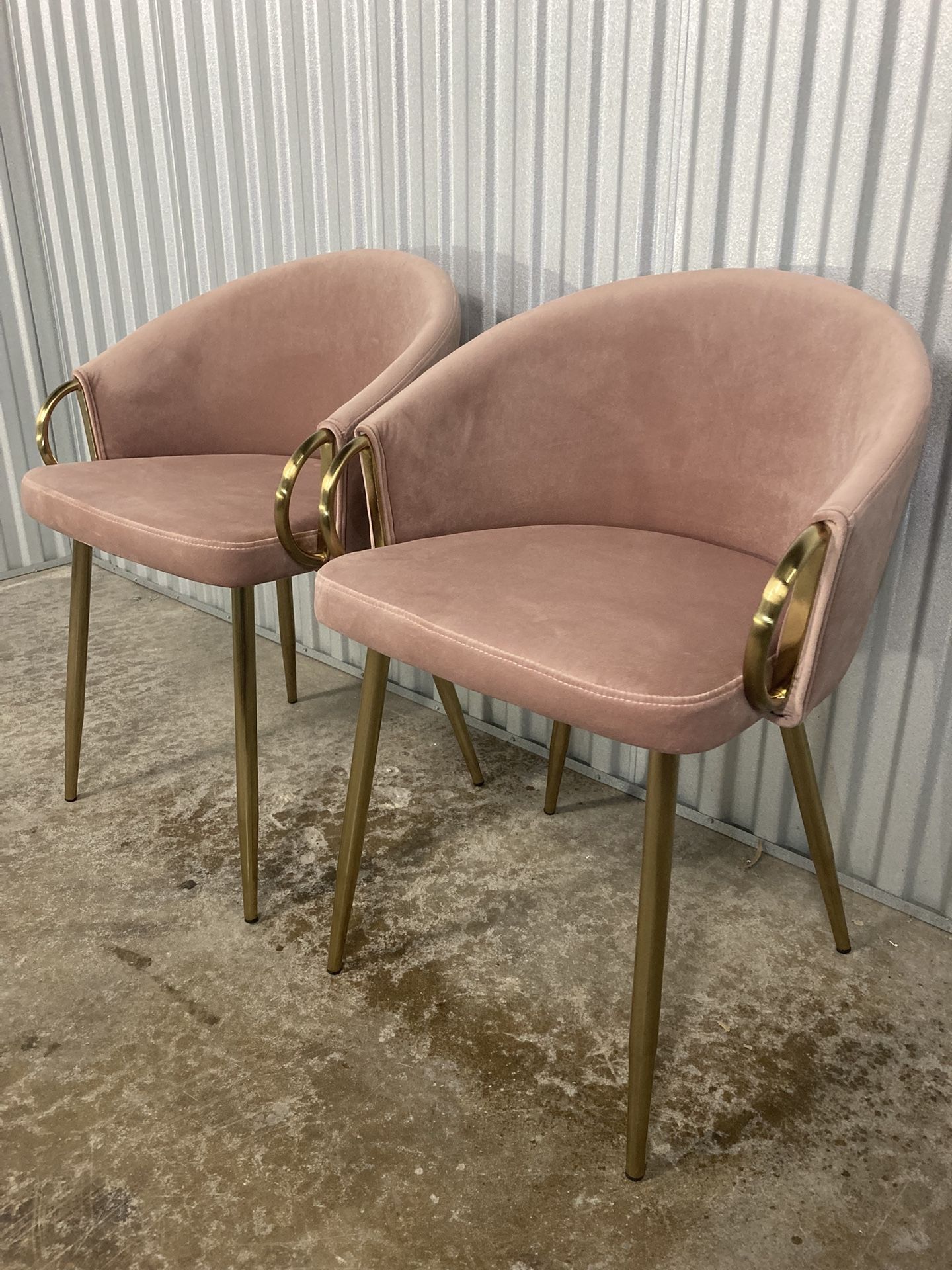 Claire Chair – Set of 2 (Gold Metal + Blush Pink Velvet)...
