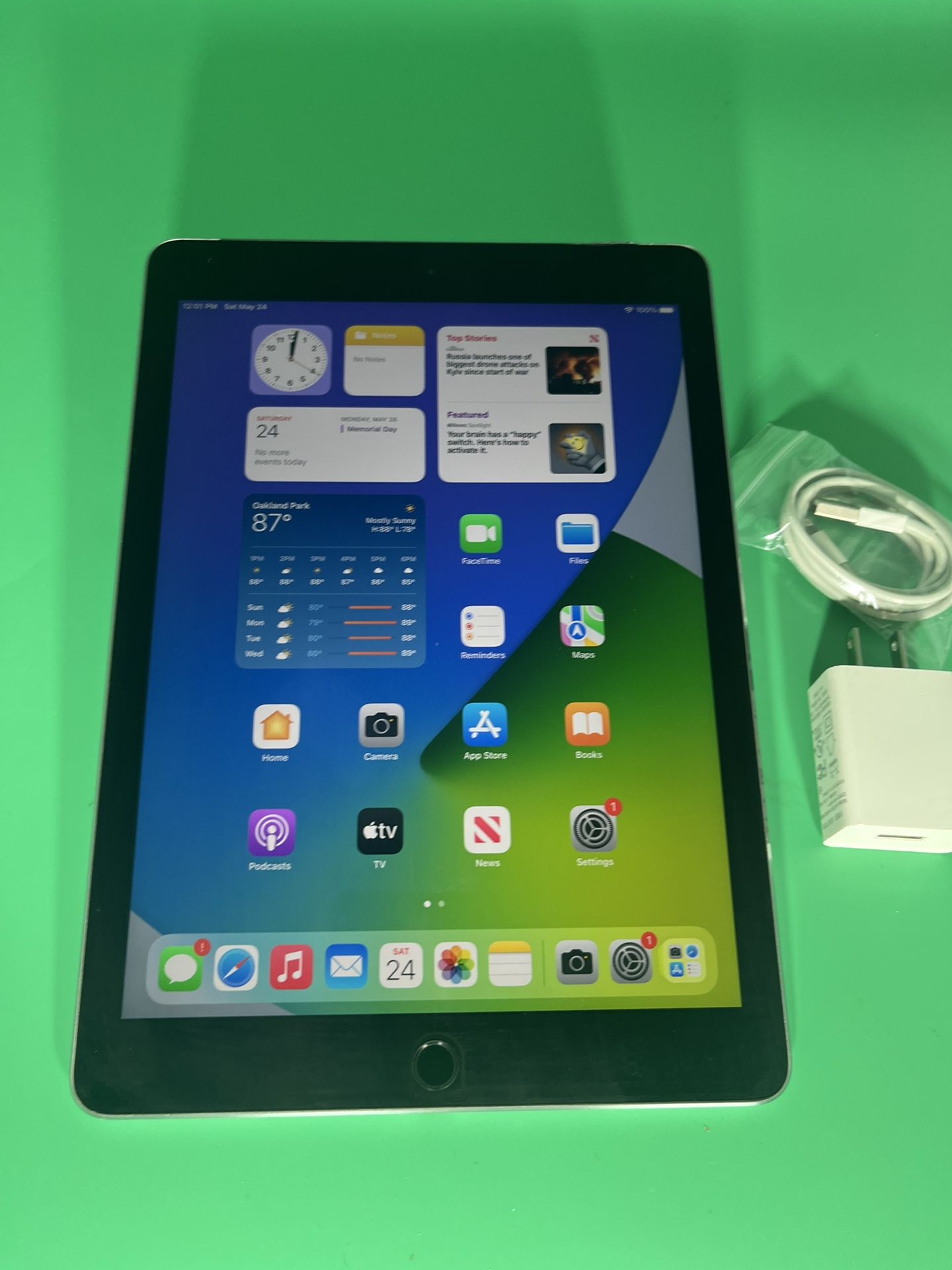 Apple iPad AIR 2 16GB WiFi + Cellular UNLOCKED 9.7” iPad—Space Gray complete
