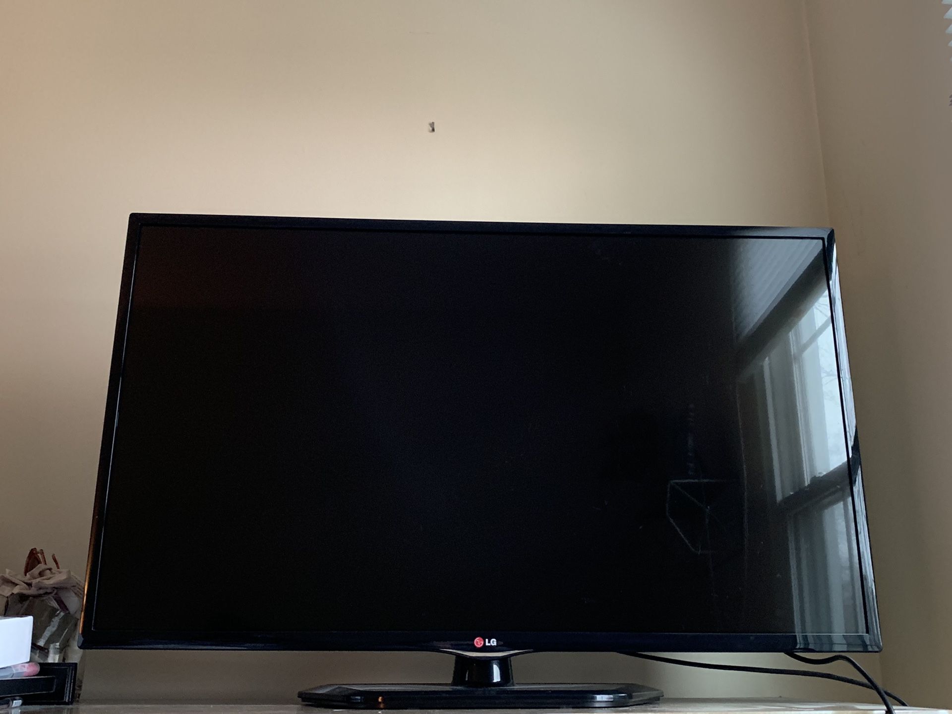 LG 40” Flatscreen TV