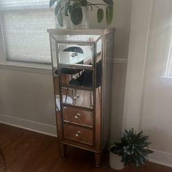 Elegant Mirrored 5-Drawer Chest