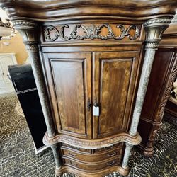 AICO By Michael Amini TORINO Armoire