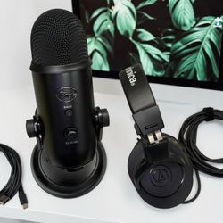 Blue Yeti Blackout USB Microphone + Audio-Technica ATH-M20x Headphones Bundle