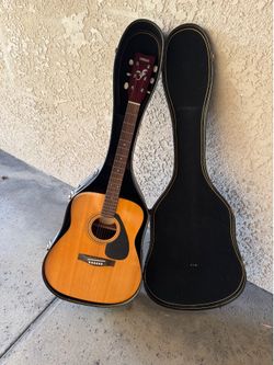 Yamaha FG-300A guitar with case in great condition