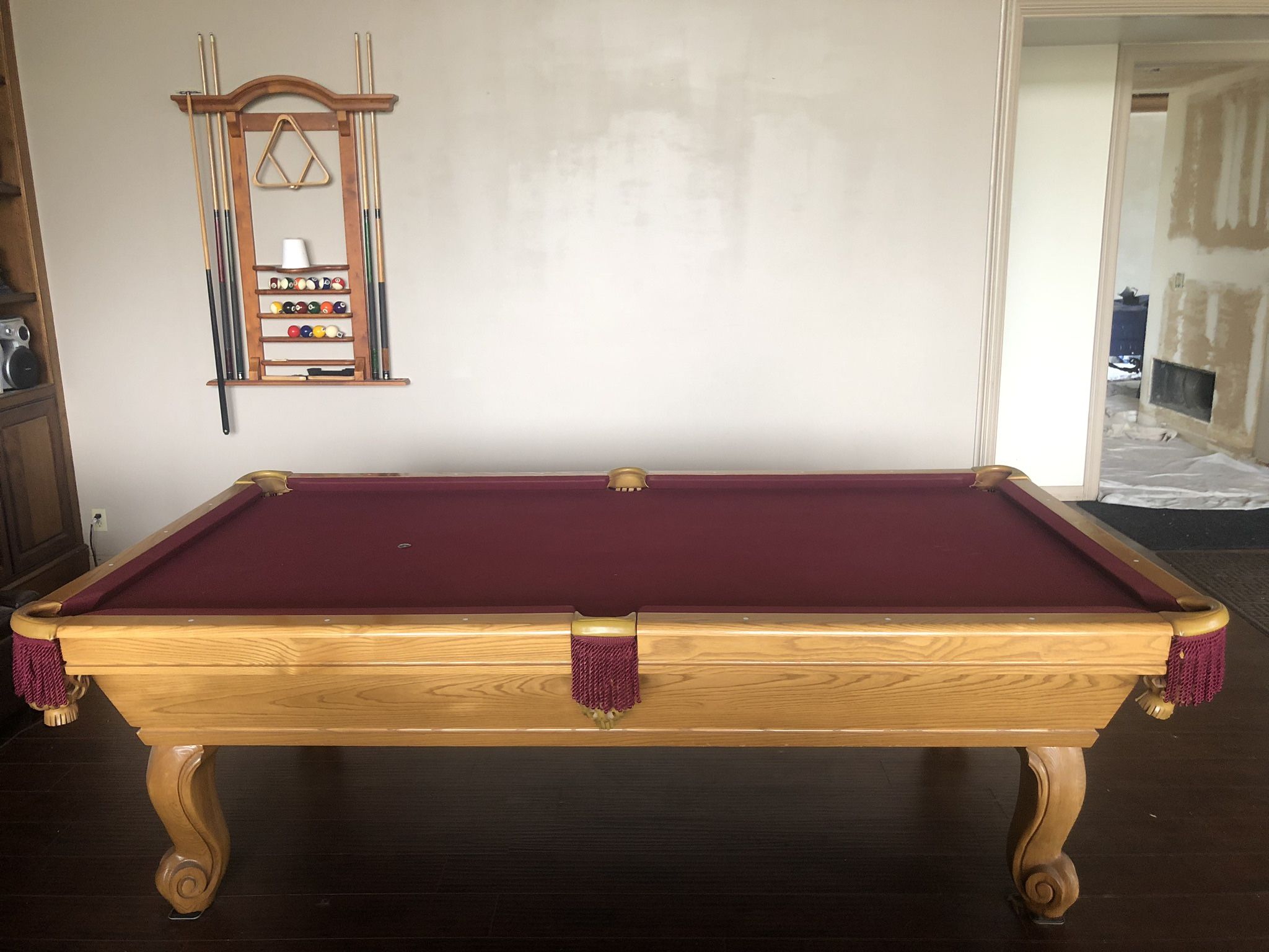 Like New Connelly professional 8 Foot Slate Billiards