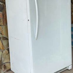 freezer for pickup 150$