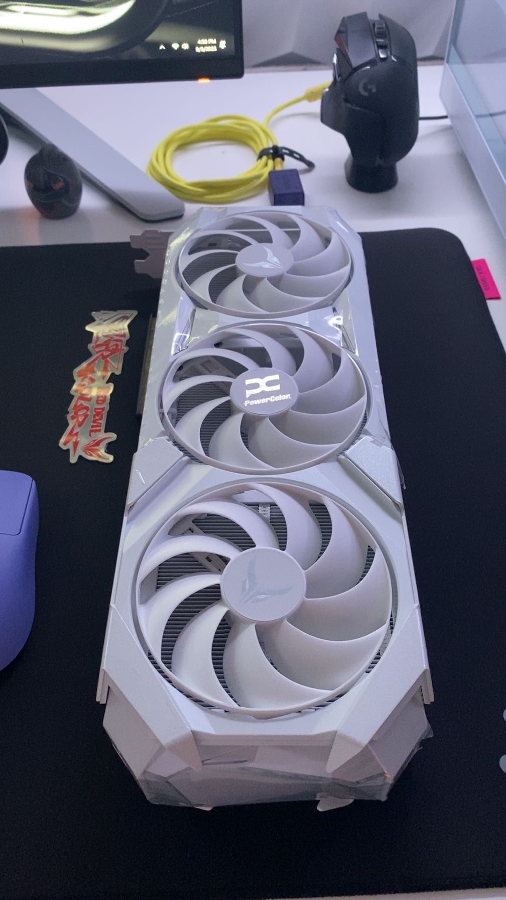 PowerColor RX 9070 XT Red Devil Spectral White 16GB