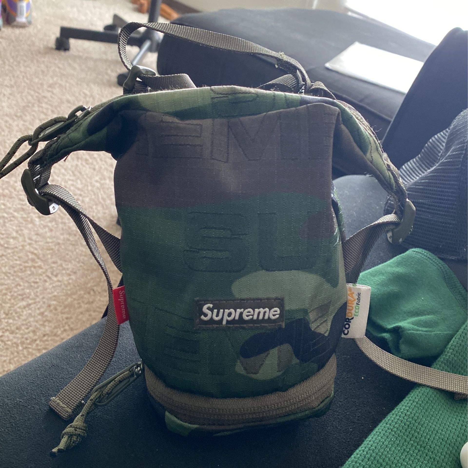 Supreme Neck Pouch Camo