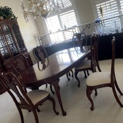 Dinning Table