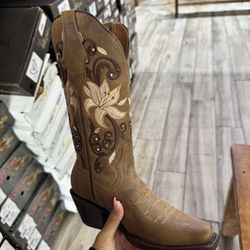 womens boots 
