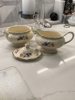 SET Homer Laughlin Virginia Rose “Springtime” sugar with lid & creamer VINTAGE perfect condition! L49 on bottom of sugar bowl indicates it was made D
