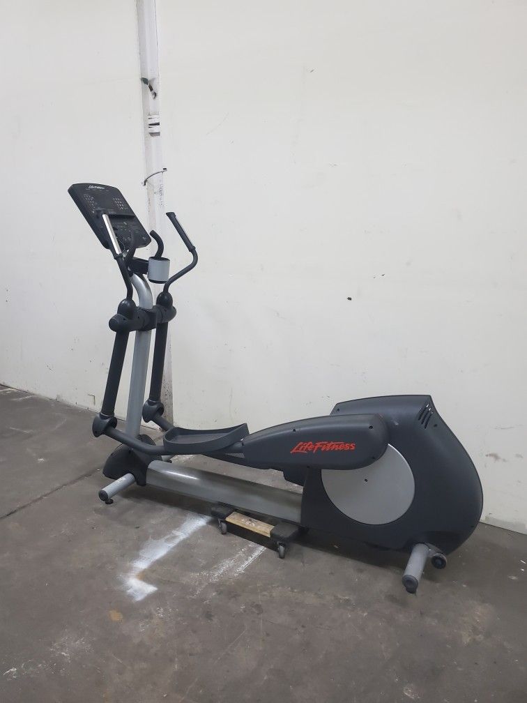 Life Fitness CLSX Elliptical