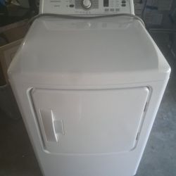 Electric Dryer Insignia ( NOT WORKING)