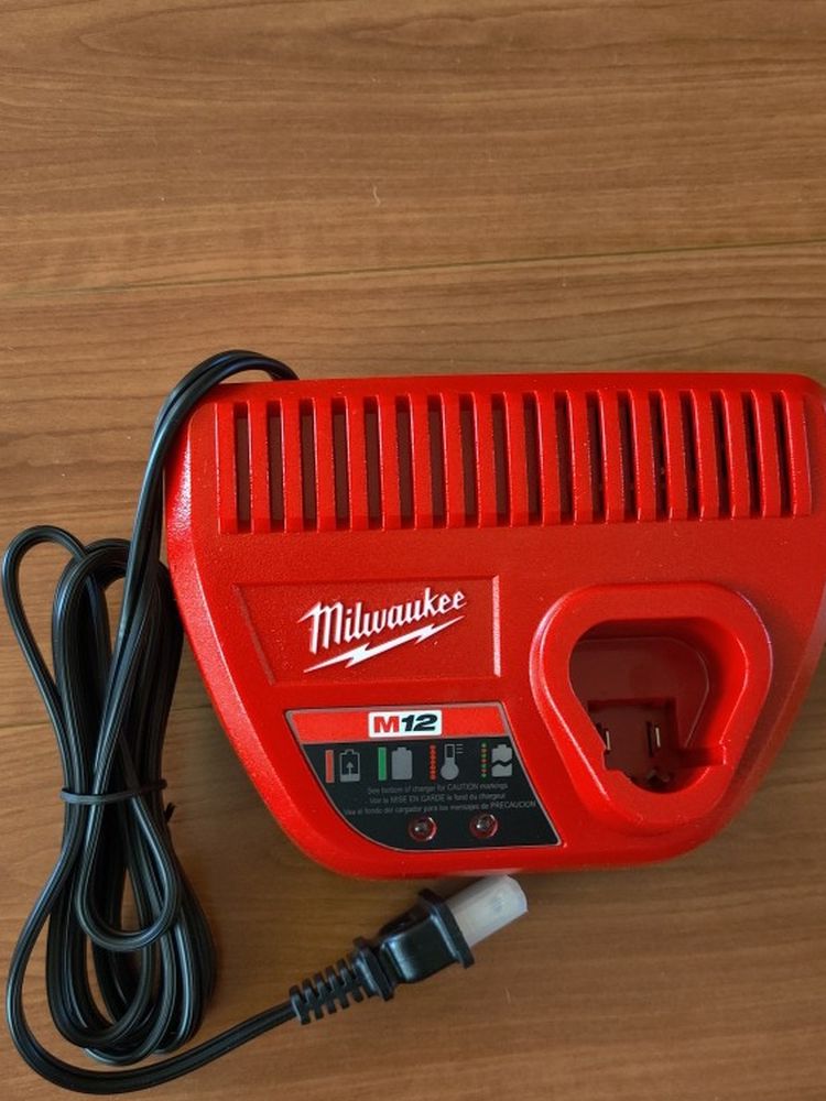 Milwaukee M12 Battery Charger