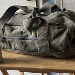 Green Canvas Travel Bag 
