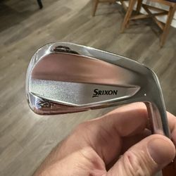Srixon 2-Iron – Graphite Design Tour AD-95 X Flex (Premium Shaft)
