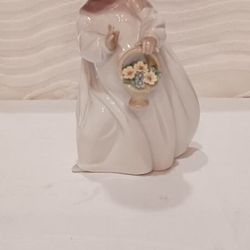 Lladro Figurine, Made In Spain. “happiness” Excellent Condition 