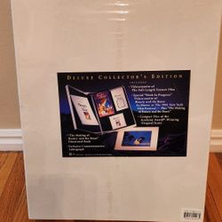 NIB. DISNEY beauty/beast.   Collector Set