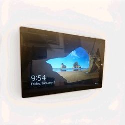 Surface Pro 3 64gb Faulty Touchscreen, small crack