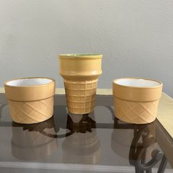 🍦 Ceramic "Ice Cream Cone" Set – Perfect for Summer Treats!