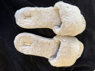 UGG Slippers Brand New