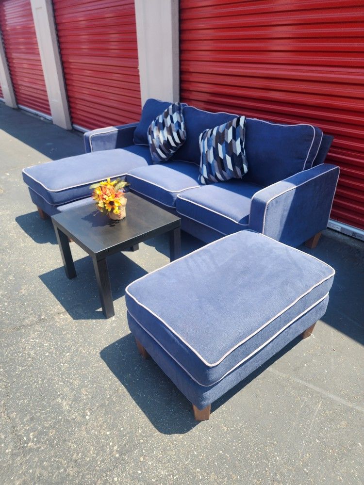 *Free Delivery* Blue L Sectional Couch Reversable Chaise Accent Pillow W/ Footsool Coffee Table