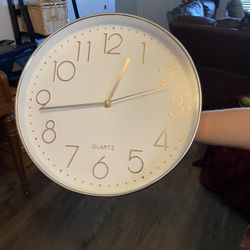 Gold Tone Quartz Clock