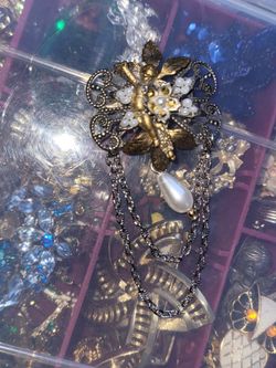 Vintage Brooches (PLEASE READ DESCRIPTION!!)