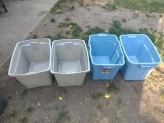 4 plastic containers   $ dollar for all 4