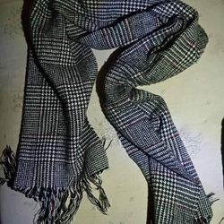 A Sexy Black Plaid Women's Scarf W/ Tassels 