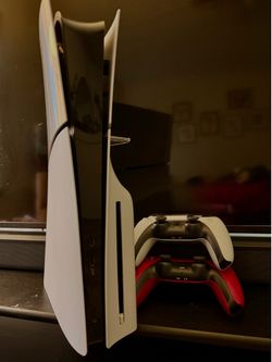 PS5 Slim Disc w/2 Controllers