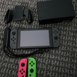 Nintendo Switch Set (green & pink optional)
