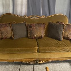 2 Set European Style Sofas 