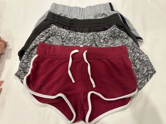 4 pair Women’s jogger shorts bundle small