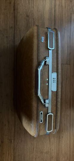American tourister suitcase