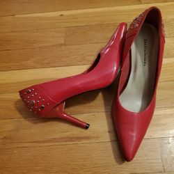 DELICIOUS RED PATENT LEATHER STUDDED STILETTO PUMPS 