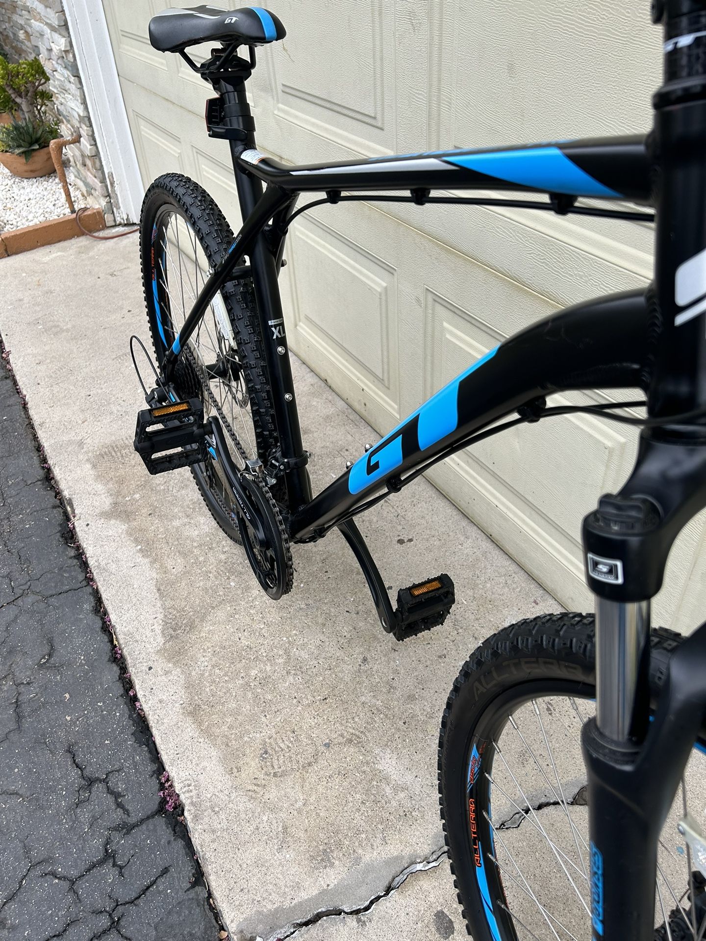 Brand New GT Aggressor Pro Mountain Bike With Size Frame