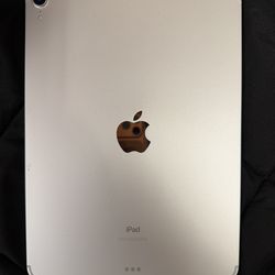 2018 iPad Pro 11” Silver 256gb + Cellular Unlocked