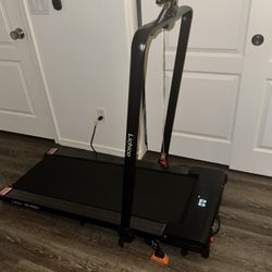 Treadmill With Incline Like New, Used 3 Times Only 
