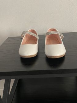 Girls white dress shoes size 9