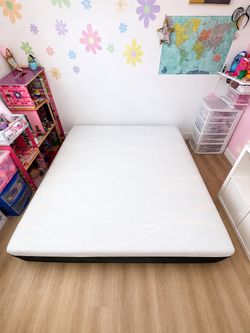 Tempur Pedic King Mattress  Excellent Condition