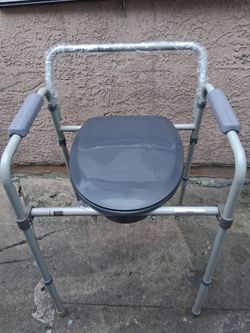 Portable Bedside Commode Chair