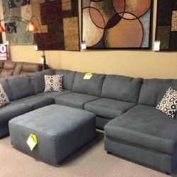 🚚Ask 👉Sectional, Sofa, Couch, Loveseat, Living Room Set, Ottoman, Recliner, Chair, Sleeper. 

✔️In Stock 👉Jayceon Steel RAF Sectional
