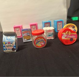Shopkins containers & 4 cookbooks