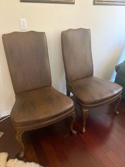Accent chairs