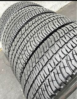 Vendo 275/65/R20 nuevas Michelin las 4 Llantas Por $200
