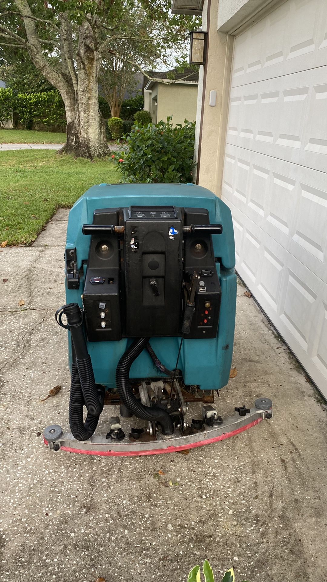 Industrial Auto Scrubber