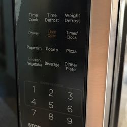 Microwave Brand New Black N Decker 